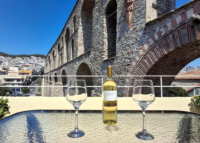 Feriehus The Arch Nest Kavala