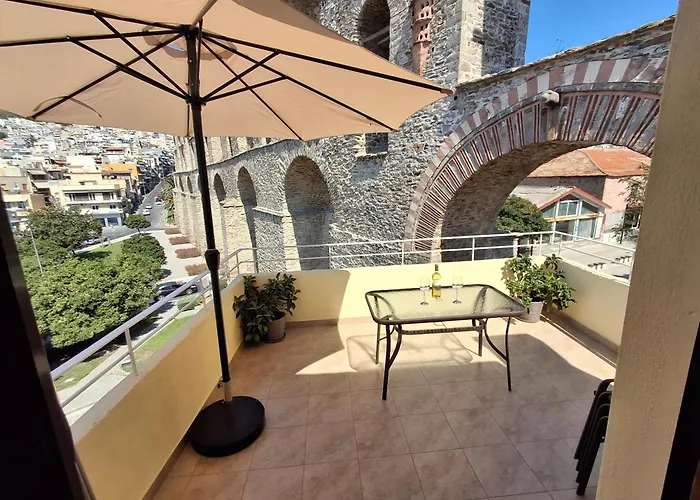 Feriehus The Arch Nest Kavala